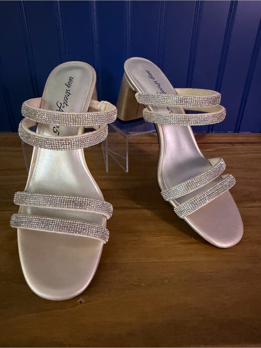 NIB Easy Street Jemma Champagne Rhinestone Block Heel Sandals 6.5W